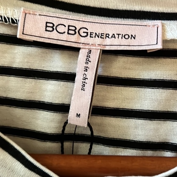 87. BCBGeneration Puffed Sleeve Striped Top - Picture 9 of 13